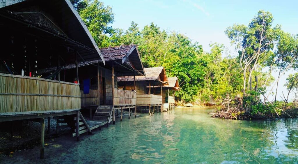 cottage rental raja ampat